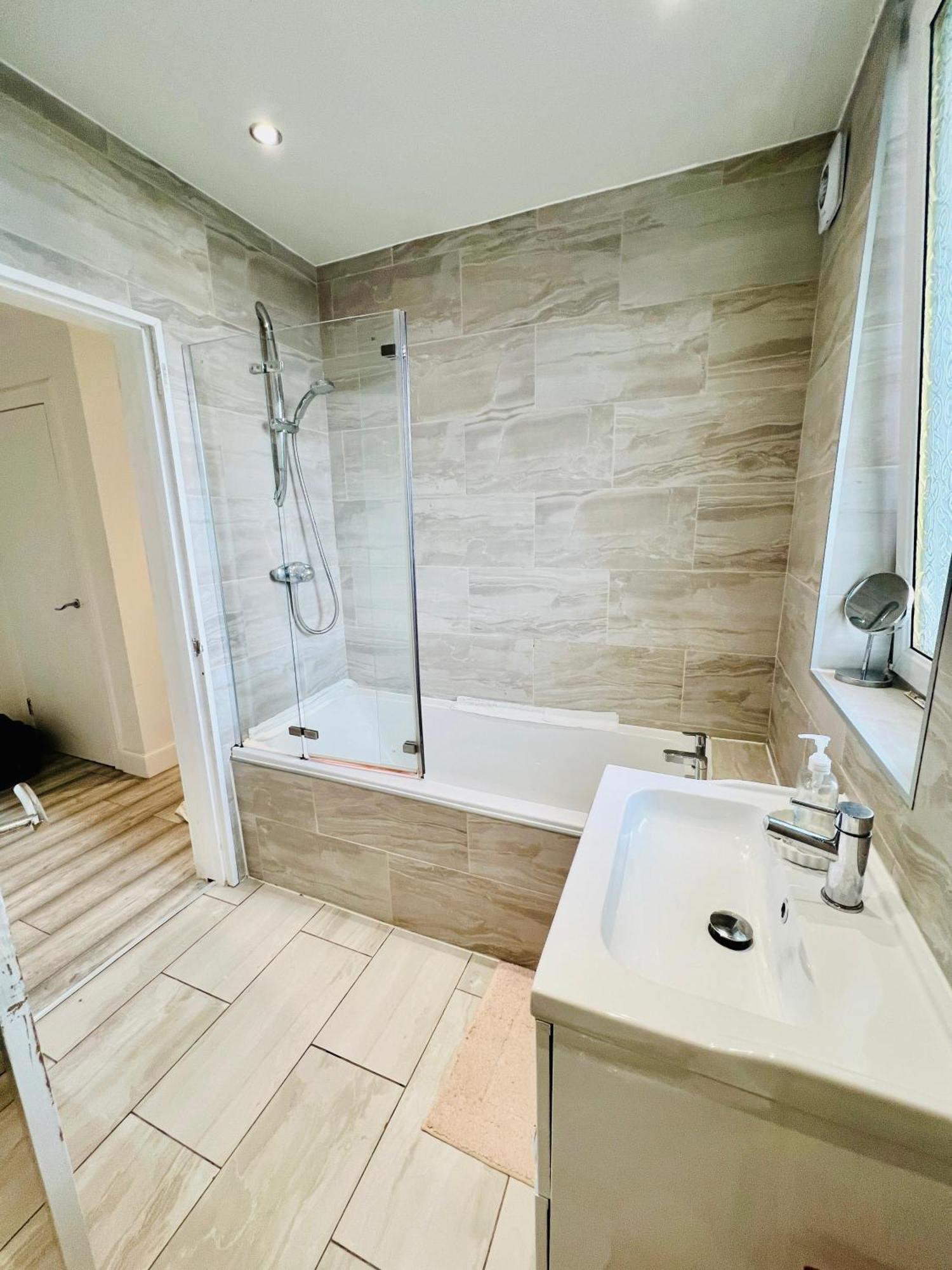 The Urban Retreat Apartment เอดินบะระ ภายนอก รูปภาพ